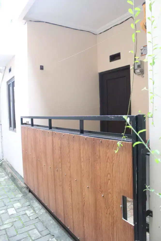 Di Jual Rumah 550 JT (Jl.Hatirongga Ciracas, Kelapa Dua Wetan, Jaktim)
