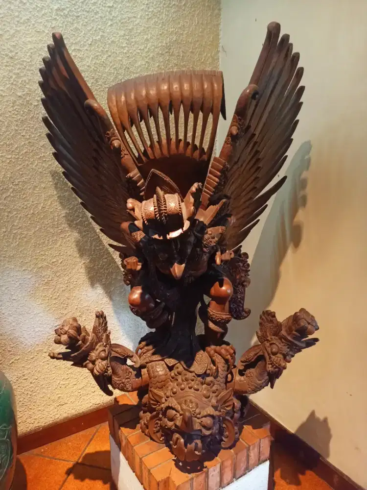 Patung Garuda Besar