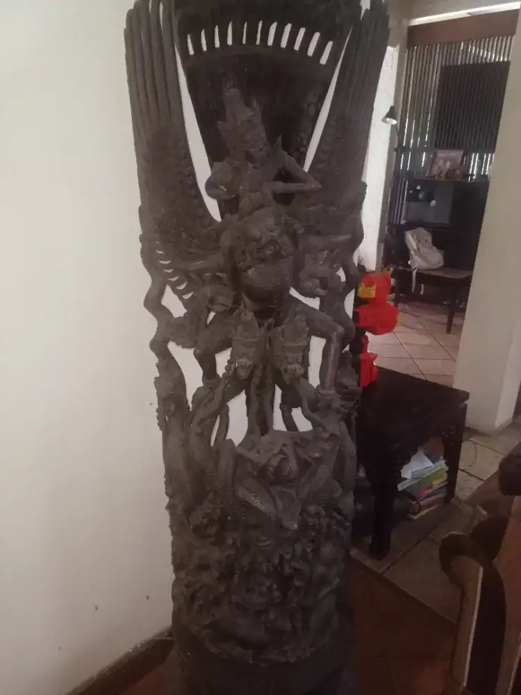 Patung Garuda Bertingkat Besar