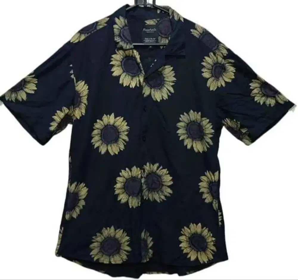 Kemeja motif bunga NEGO Vintage Look