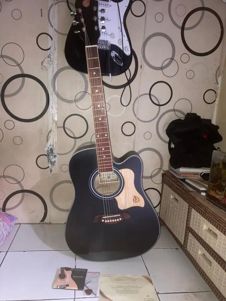GITAR MANDALIKA ORI