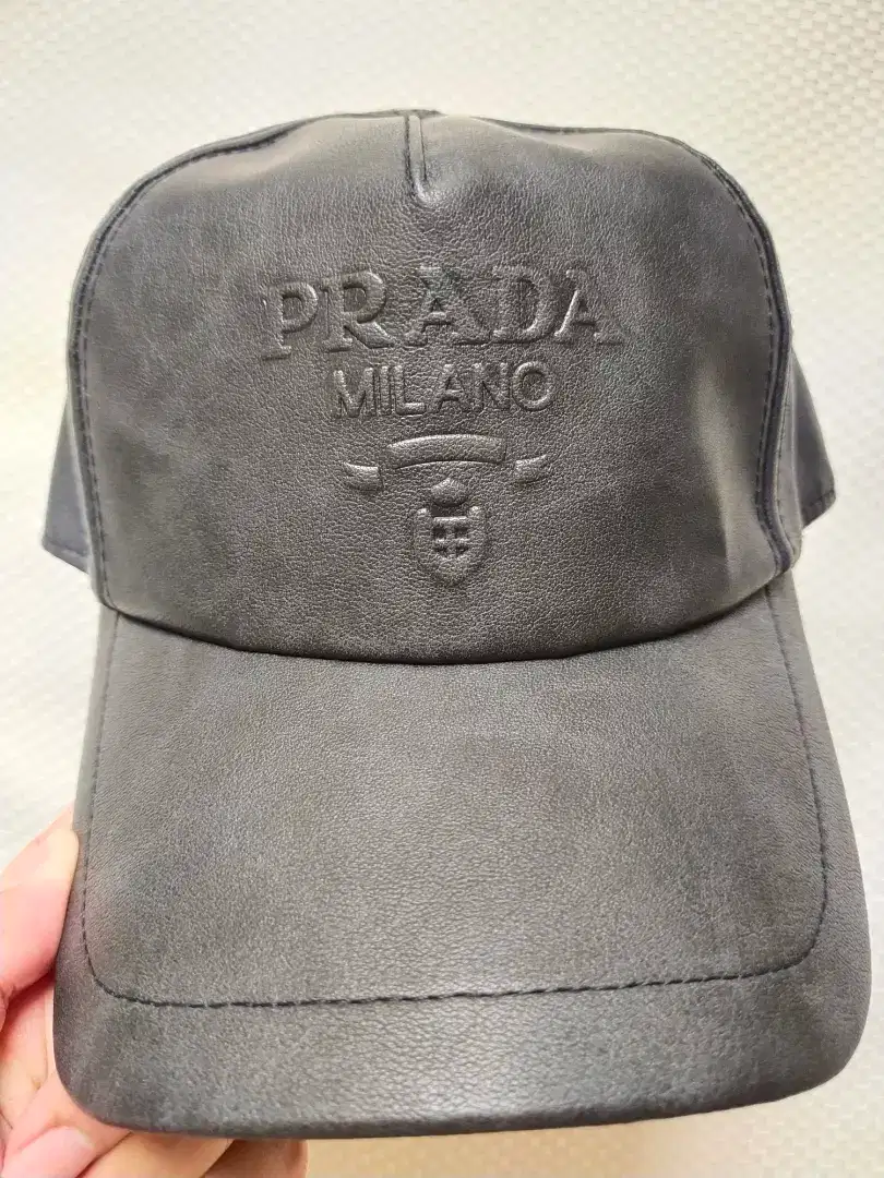 Luxury PRADA caps paling keren dan sangat elegan