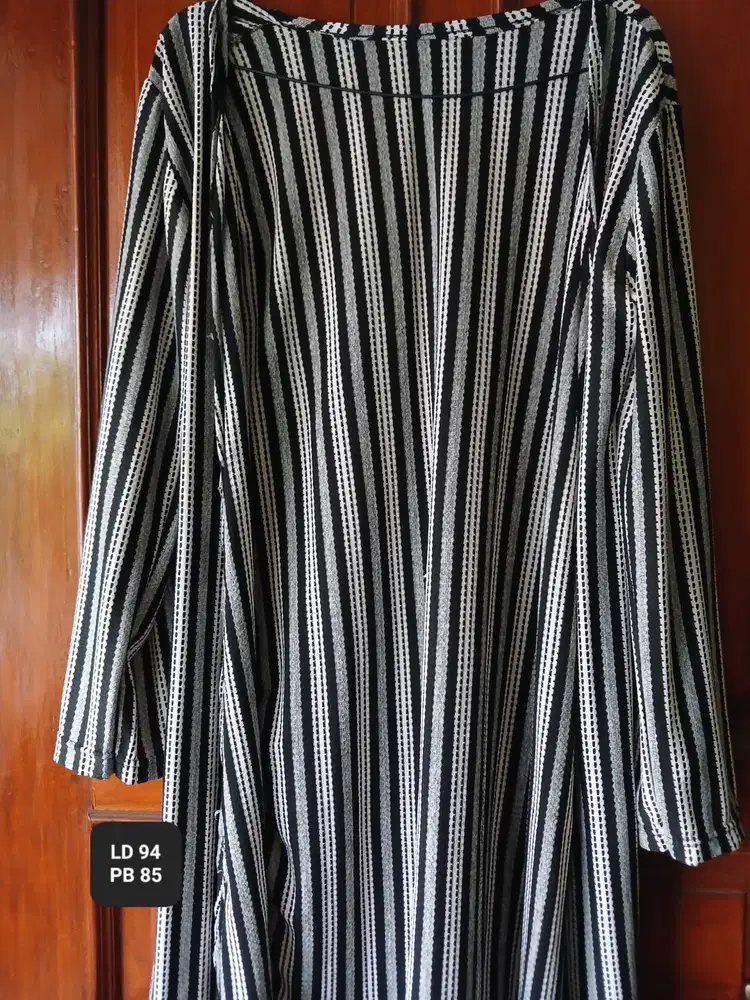 Cardigan Salur BW
