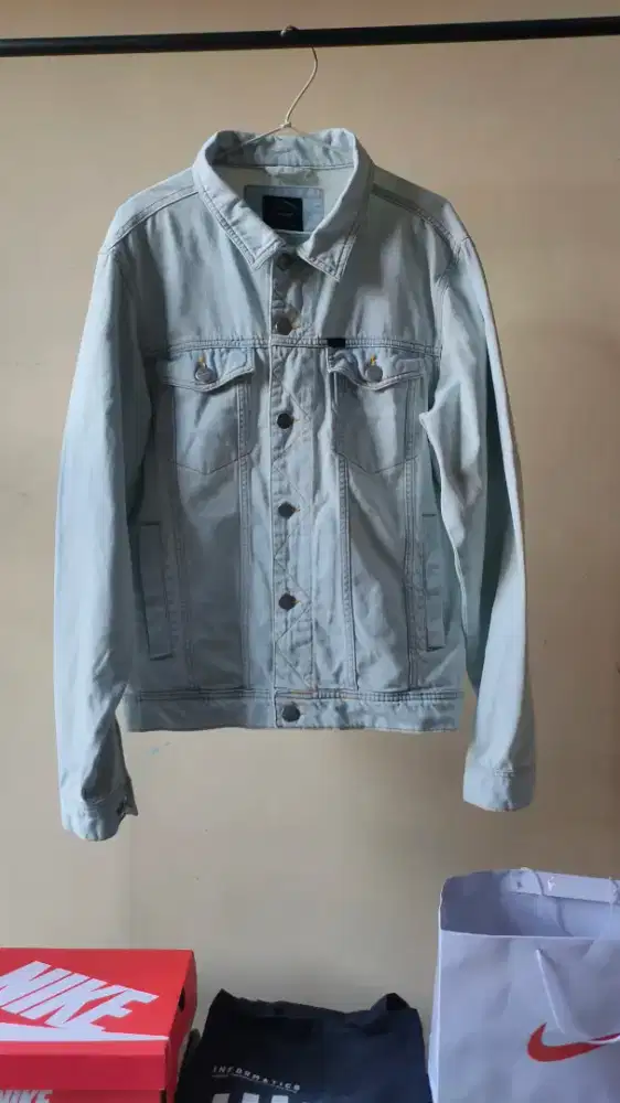 Jaket Jeans merek Tira Jeans Size XL