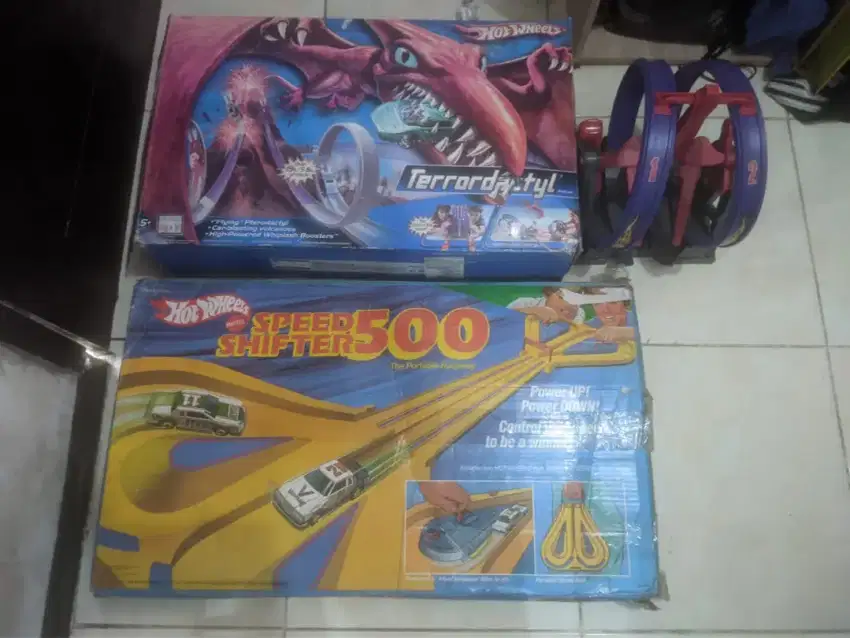 Dijual track hotwheels vintage (rare koleksi) & hotwheels terrordactyl