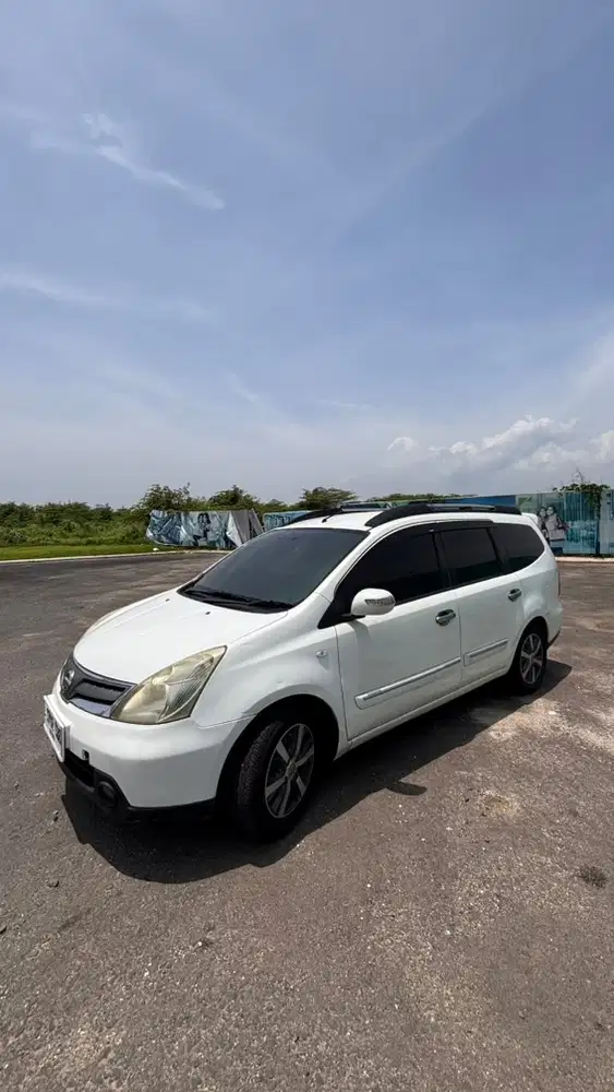 Nissan Grand livina 2012 Bensin