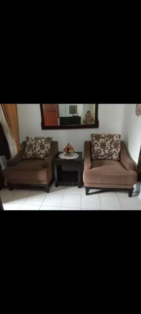 Sofa ex kedutaan Amerika