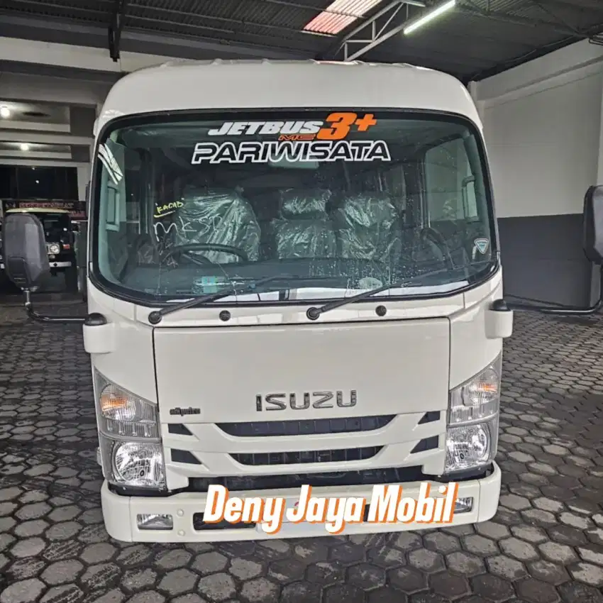 Isuzu elf microbus 20seat 2.8 diesel 2023 wrn putih