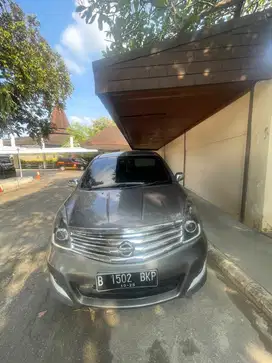 Nissan Grand livina 2012 Bensin