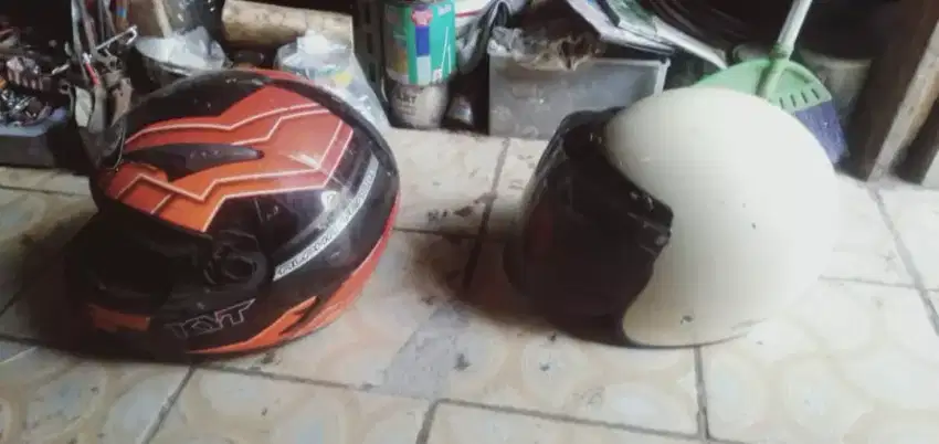 Slhkn plh slh 1 dr helm berkualitas kond bgs hrg murah sj cpt dpt yah