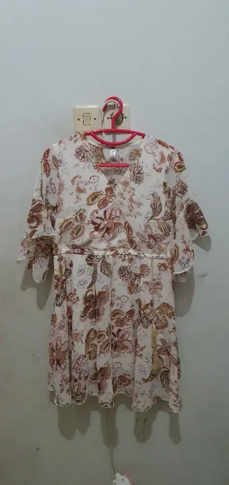 Dress pendek bahan sifon