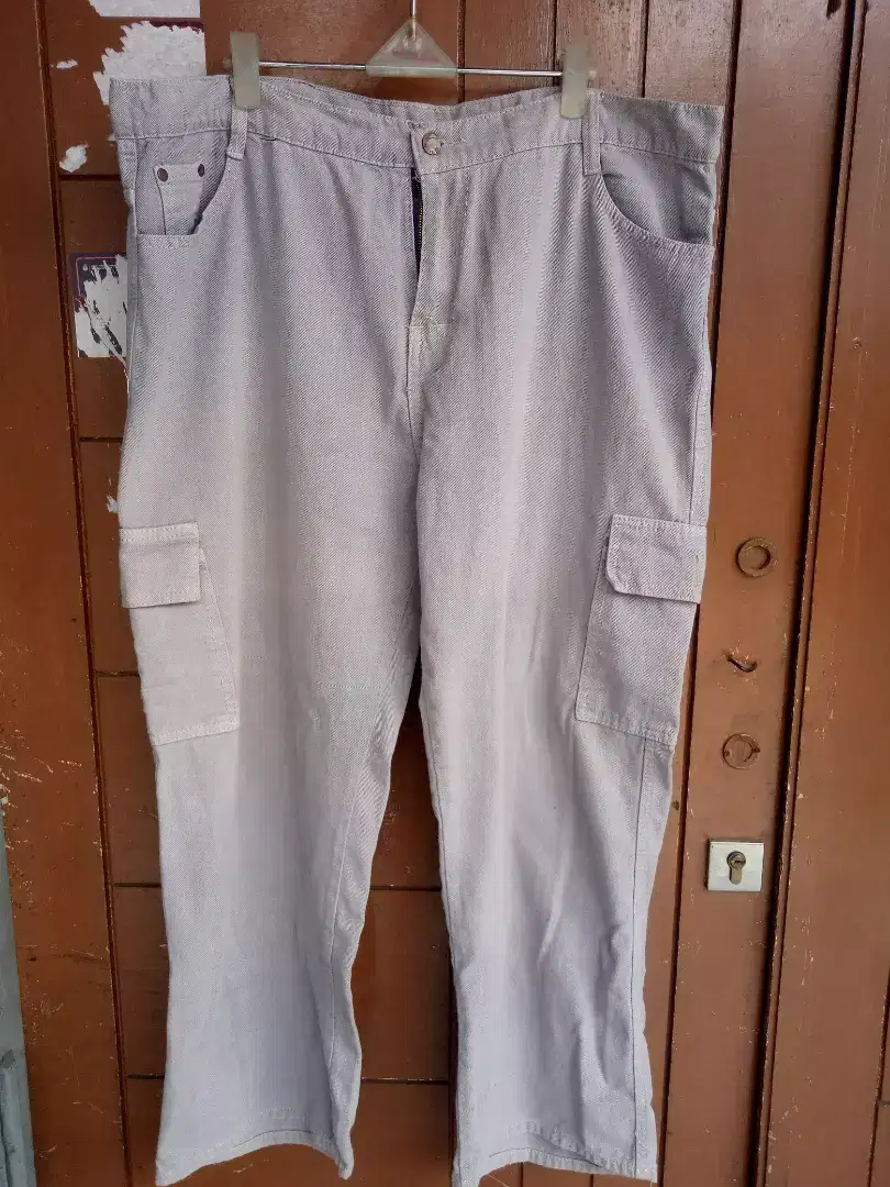Celana kargo denim
