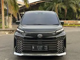 TOYOTA VOXY 2.0 MATIC 2022 - DP MINIM
