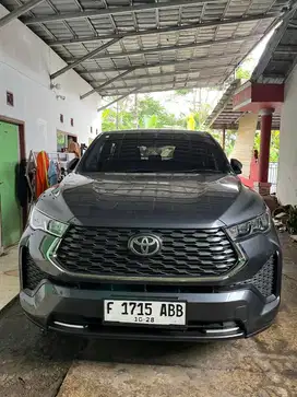 innova zenix v matic 2023