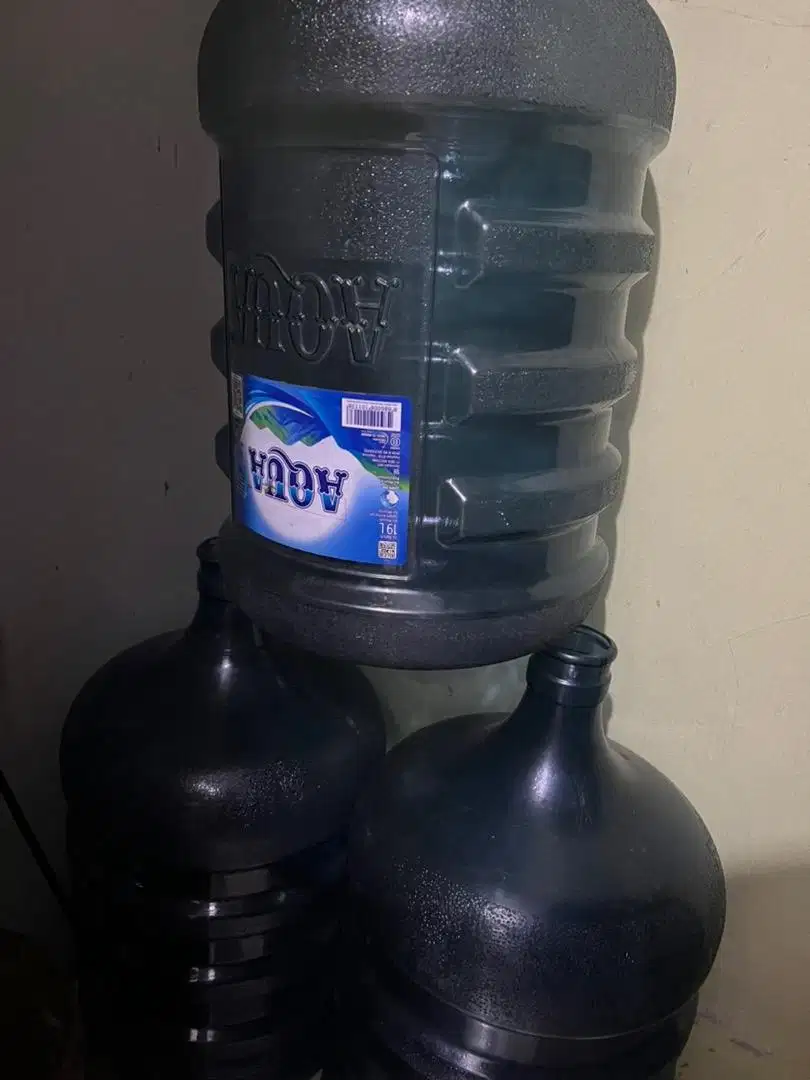 Galon aqua kosong
