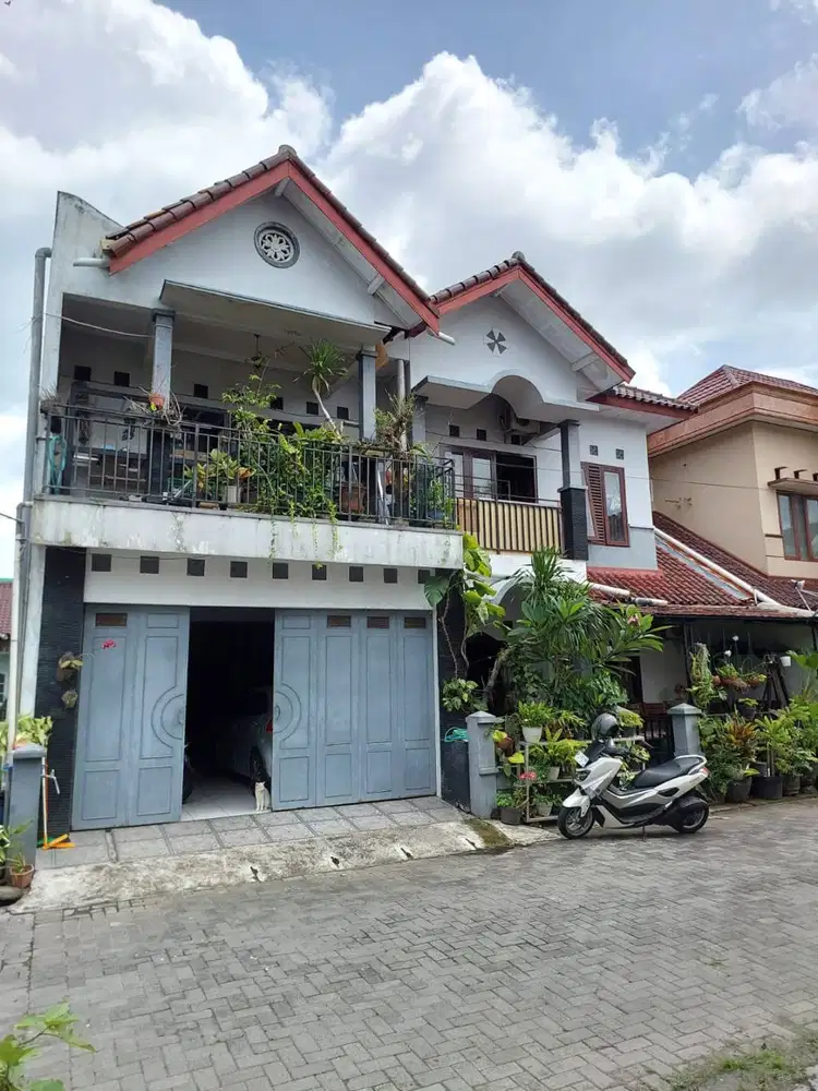 Rumah Hook 2 Lantai di Perumahan Pesona Bandara