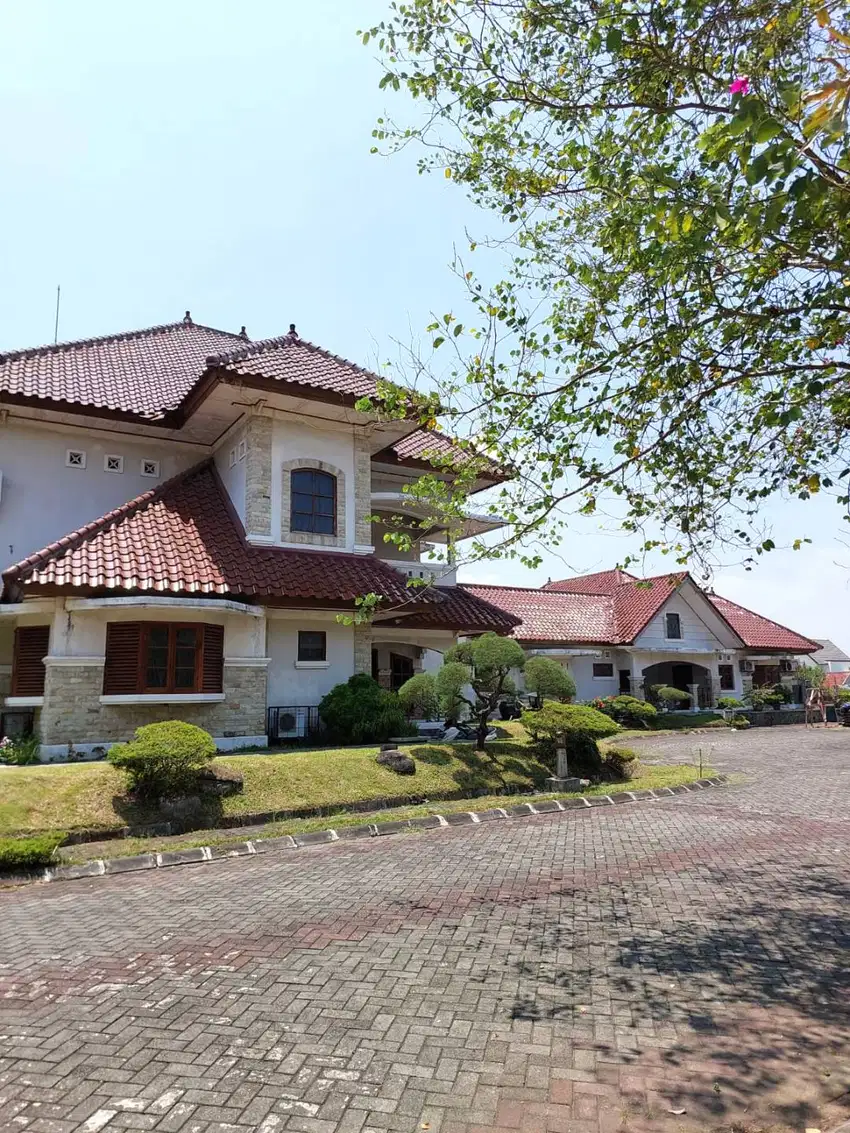 Rumah Mewah Terluas di Perumahan Merapi View