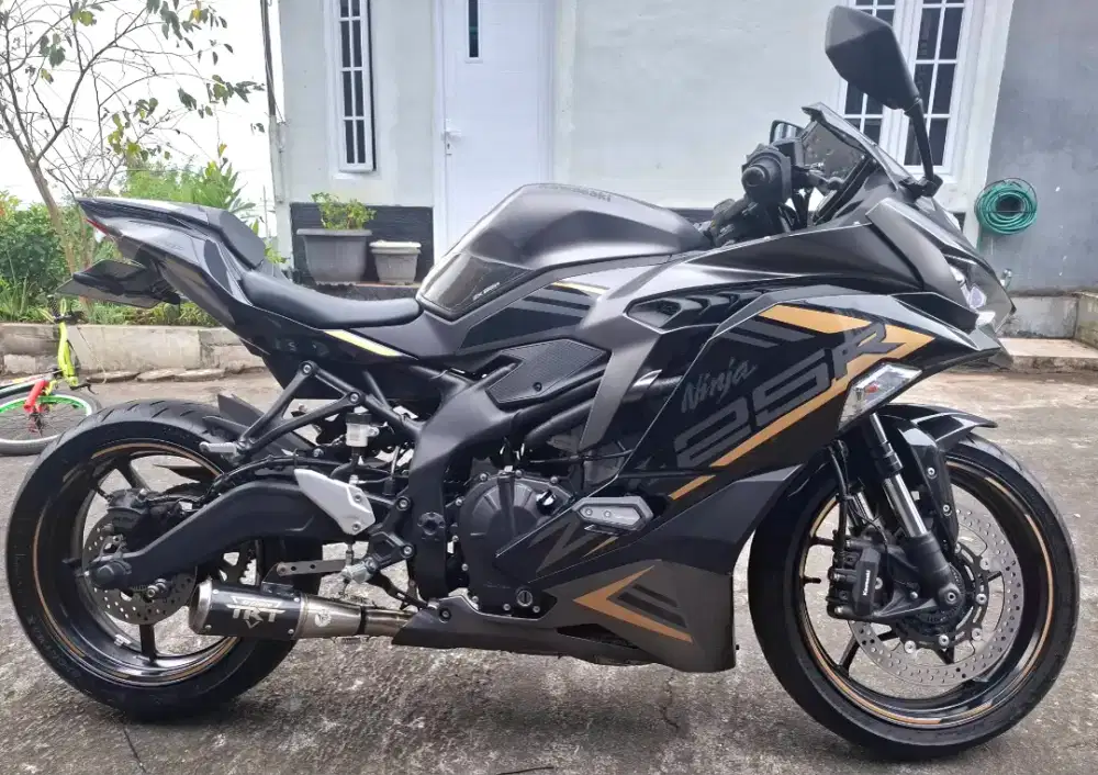 Dijual Motor Kawasaki ZX250 ABS Tahun 2022 Kondisi Sangat Baik