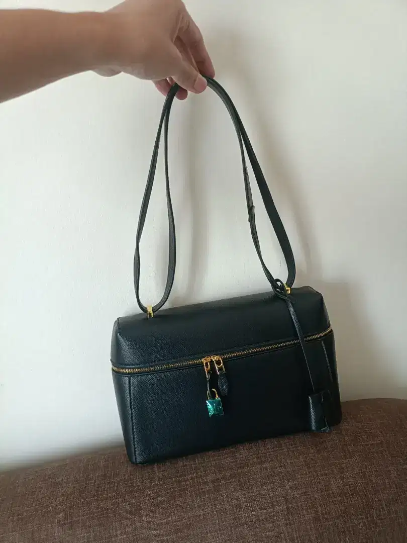 Jual   Model tas baru so no brand..