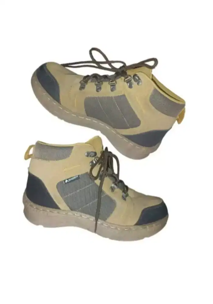 Sepatu branded Boots Eiger size 42