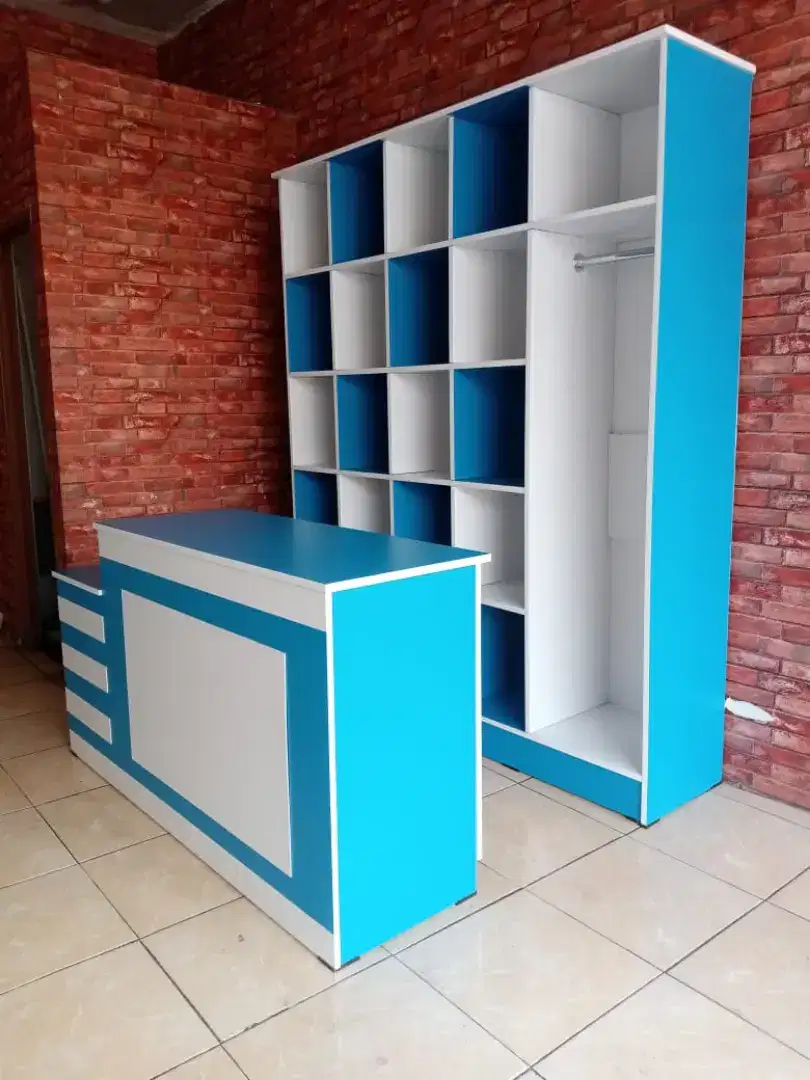 Meja Kasir dan Rak Laundry