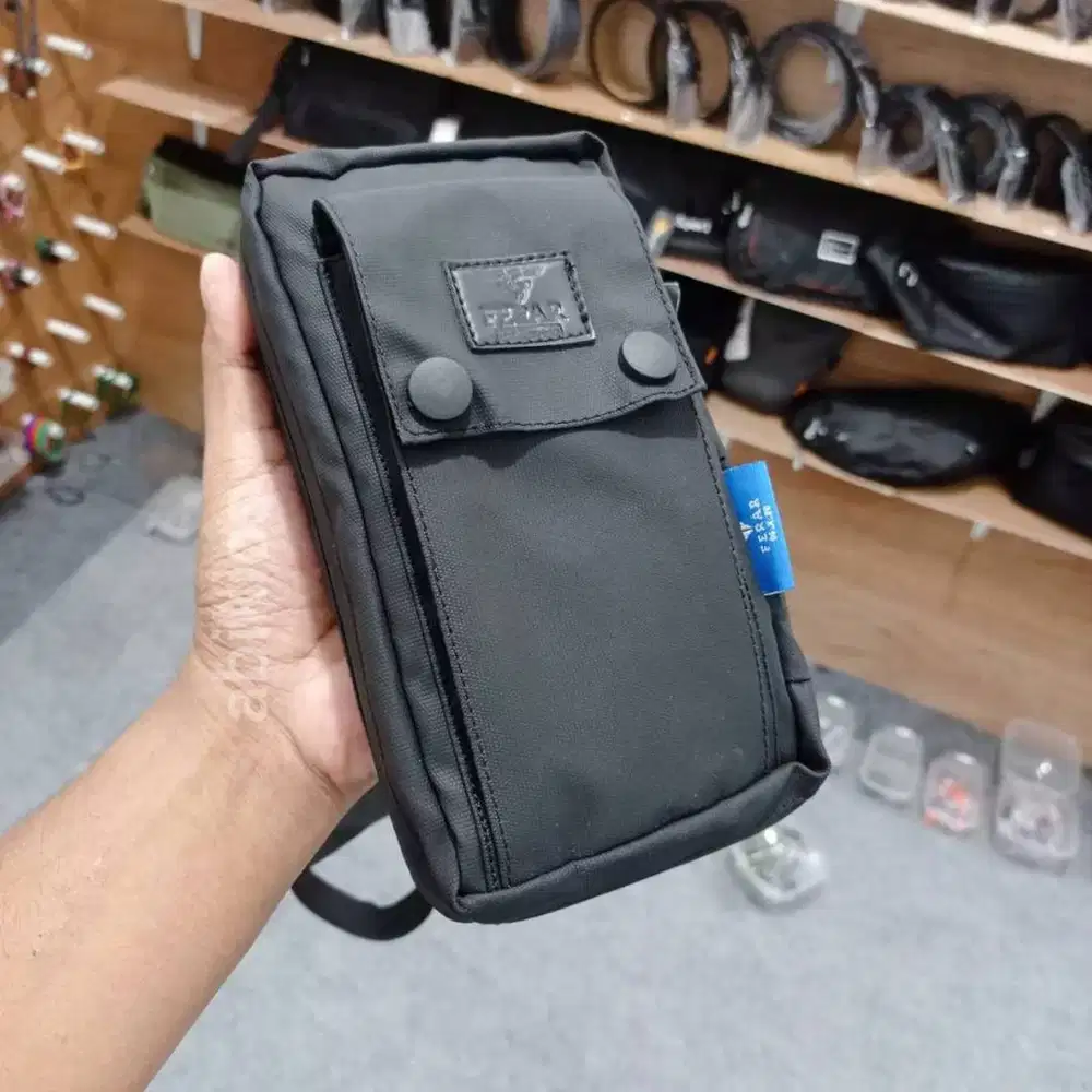 Tas smartphone water resist dan praktis ts11 pas buat aktivitas outdoo