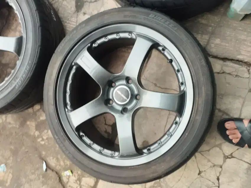 R 18 x 8 in hole 5 pcd 114,3