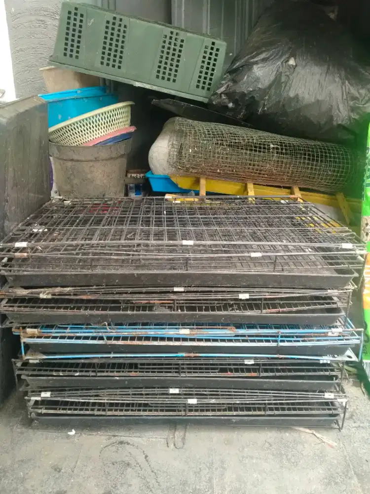 KANDANG BEKAS 
bisa ayam, kelinci ,kucing