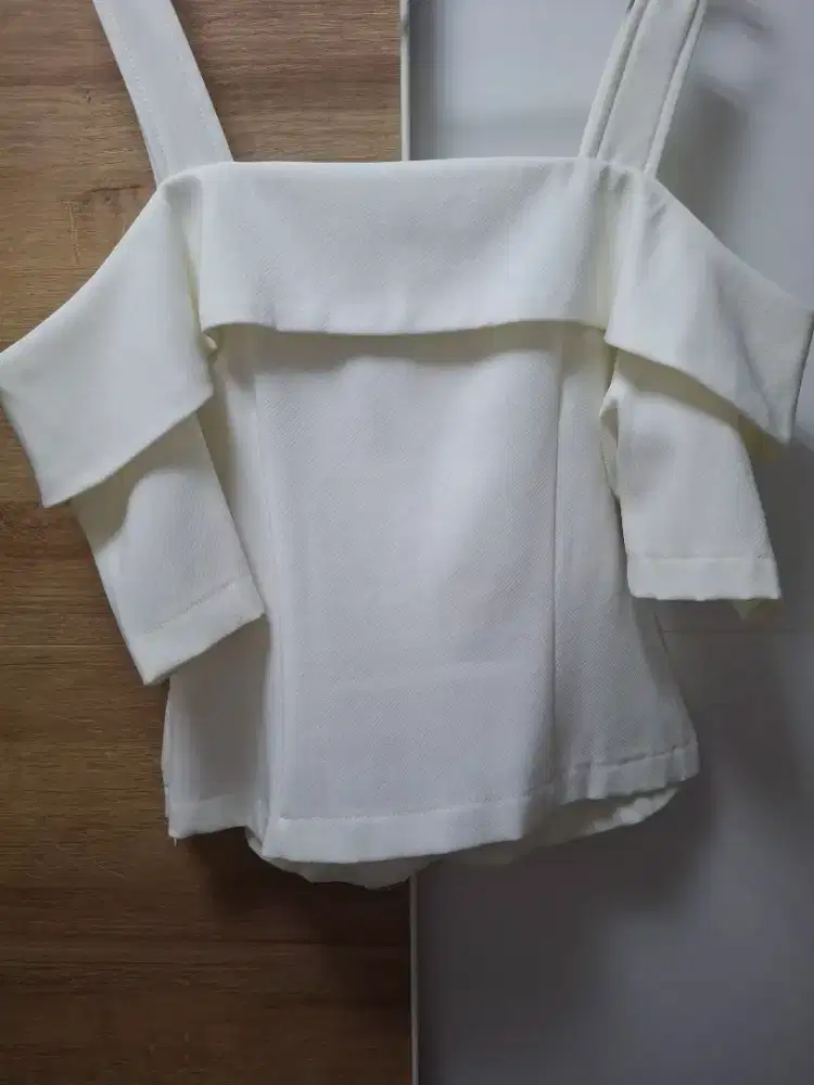 Blus crop import ukuran M