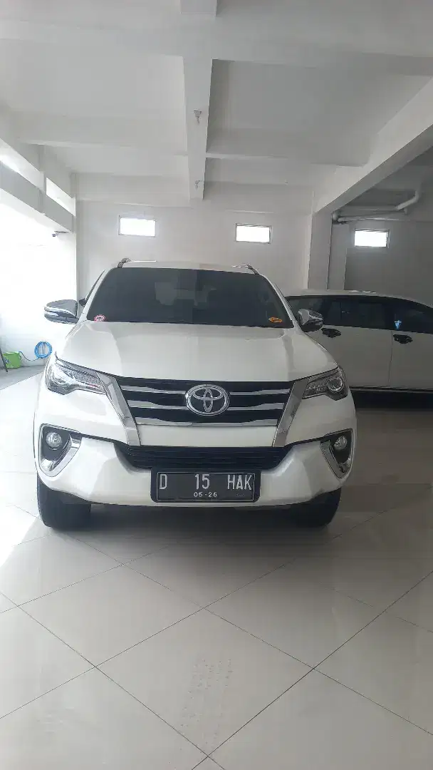 Fortuner 2.4 VRZ Diesel AT 2016 Tangan 1 record resmi