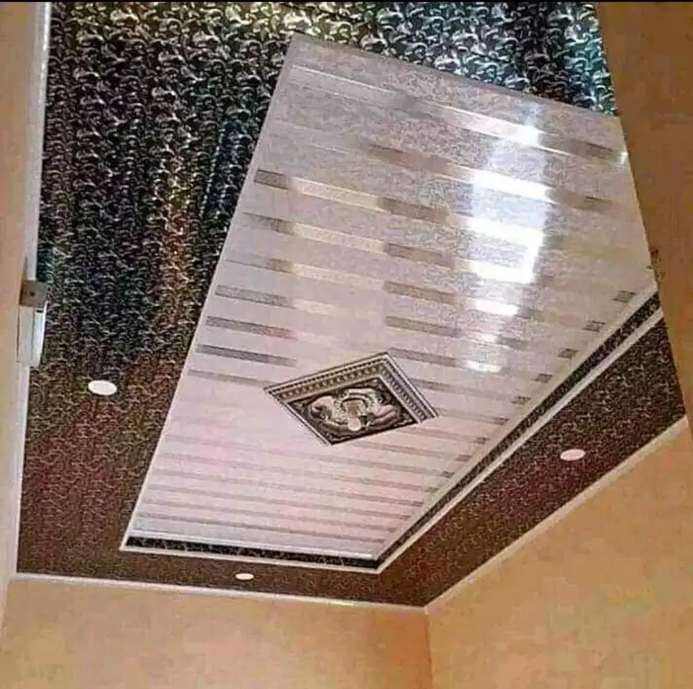 Distributor plafon pvc