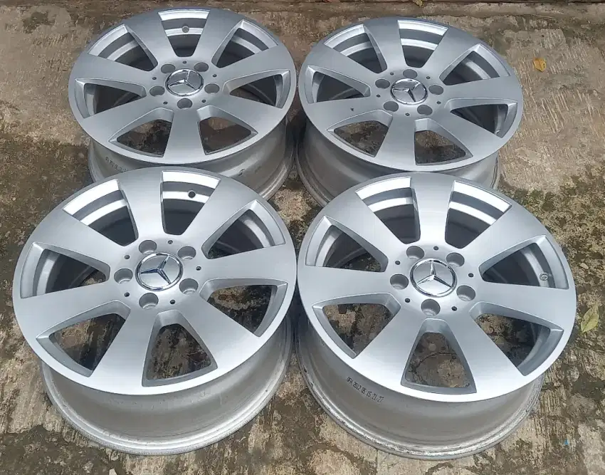 Velg mercy made in hungary ring 16 pcd 112/114 baut 5