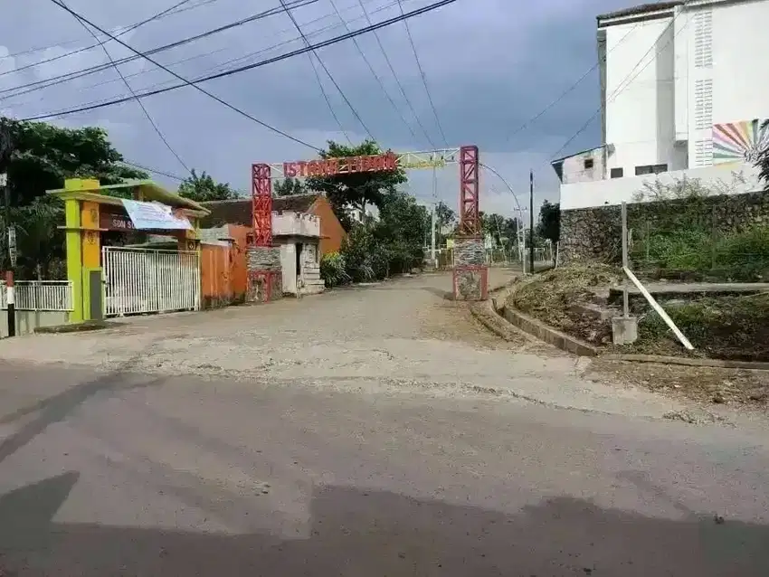 Tanah Pinggir Jalan Utama Kampus