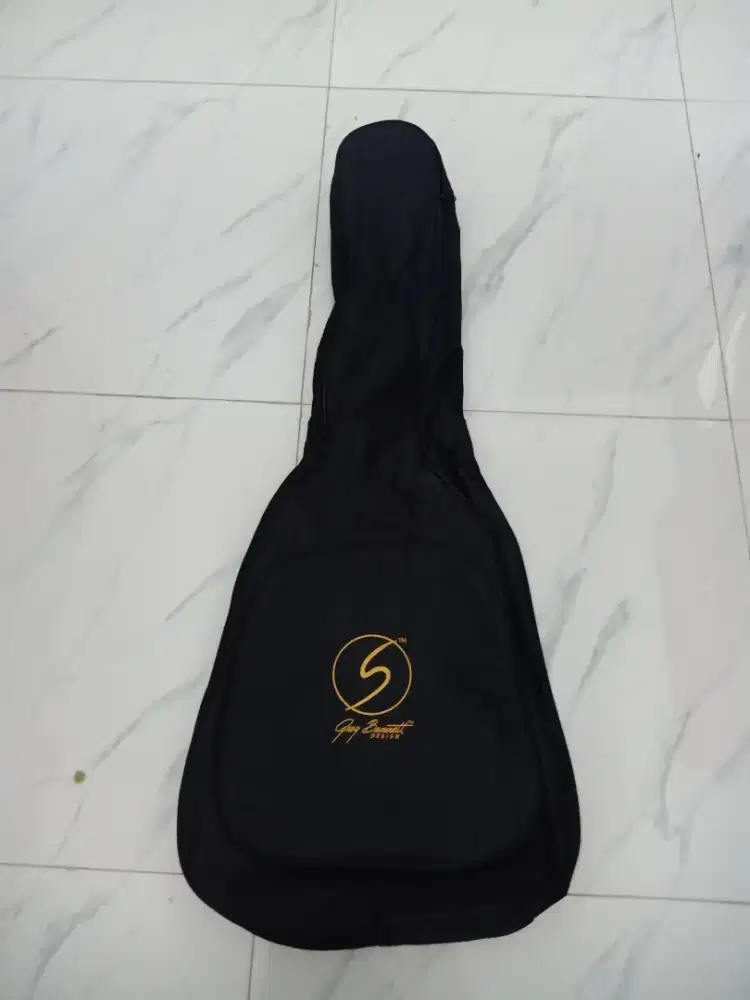 Sarung gitar sammick