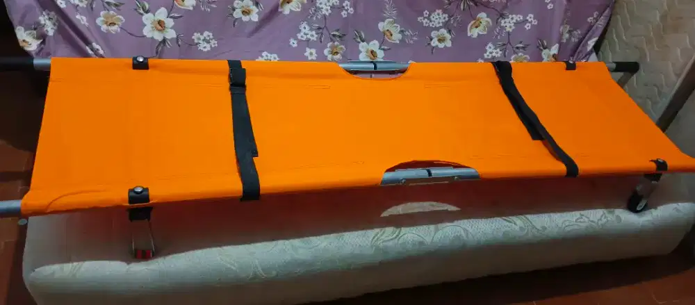 FOLDING STRETCHER Tandu lipat 2