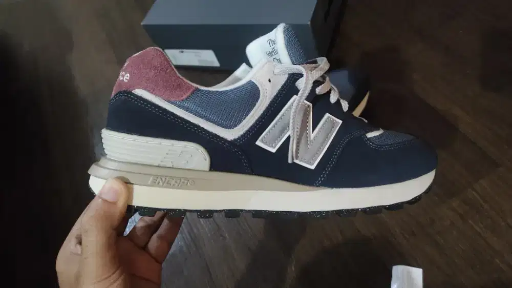 Sepatu New Balance Legacy 574 size 44,5
