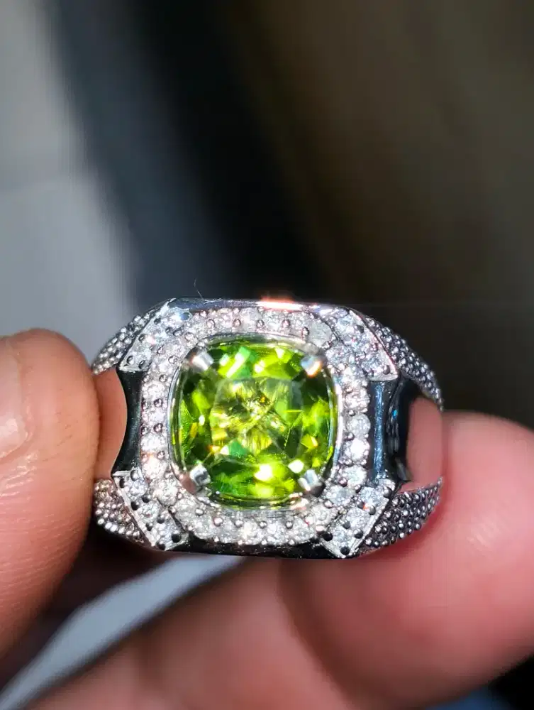 Peridot 2.17 ct Top Luster Like Chrysoberyl eye clean