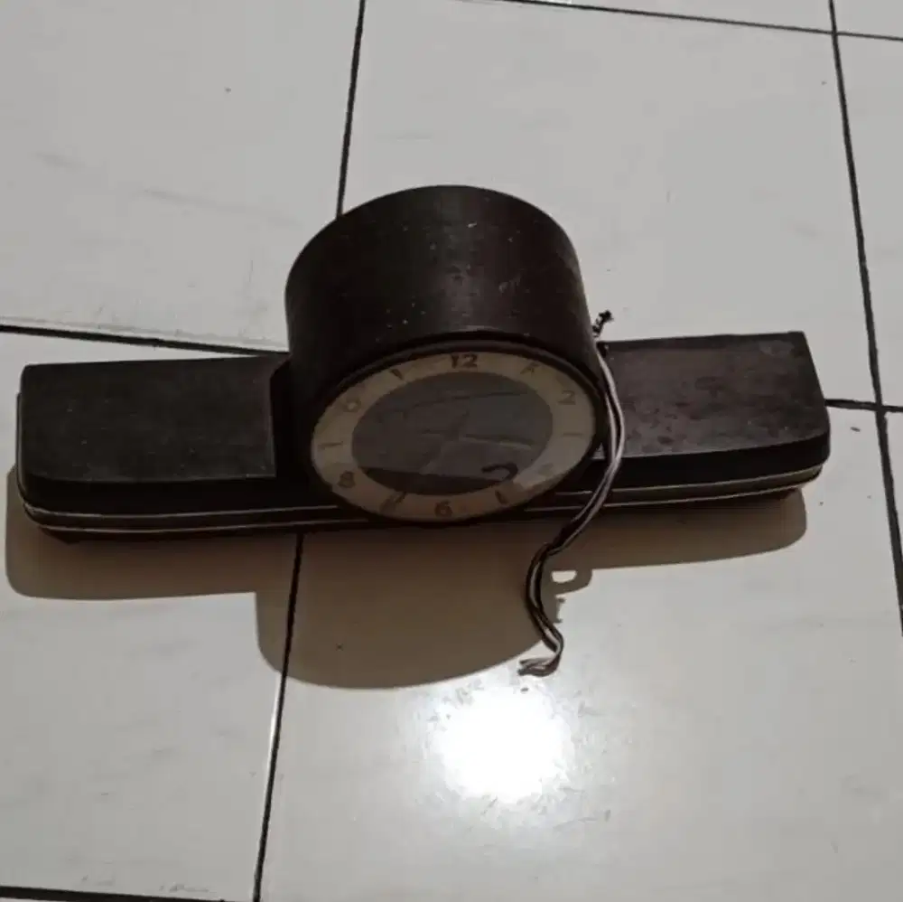 LONCENG DUDUK MERK YUNGGHANS