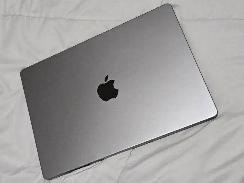 14 inch macbook pro 2021 m1 pro 16/512gb resmi ID fullset