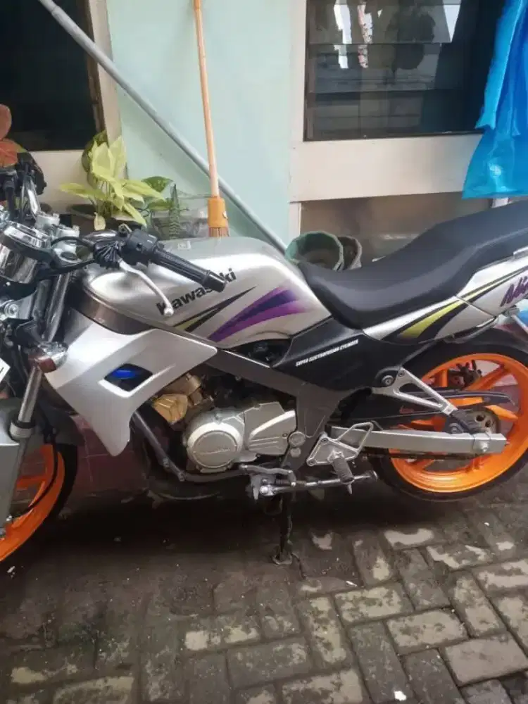 Kawasaki NINJA R150