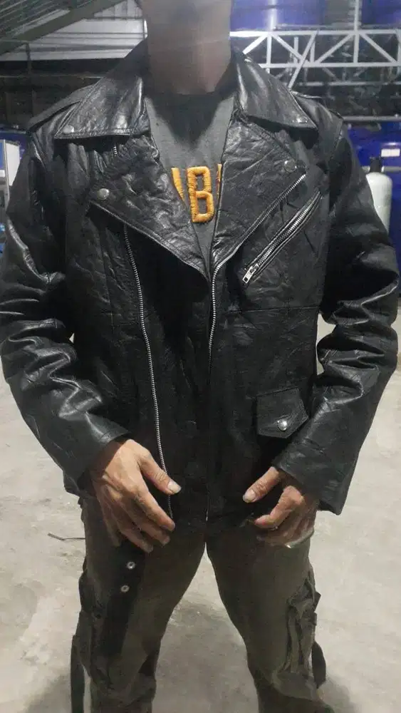 Jaket motor kulit sapi asli ramones hitam likenew jahitan rapi