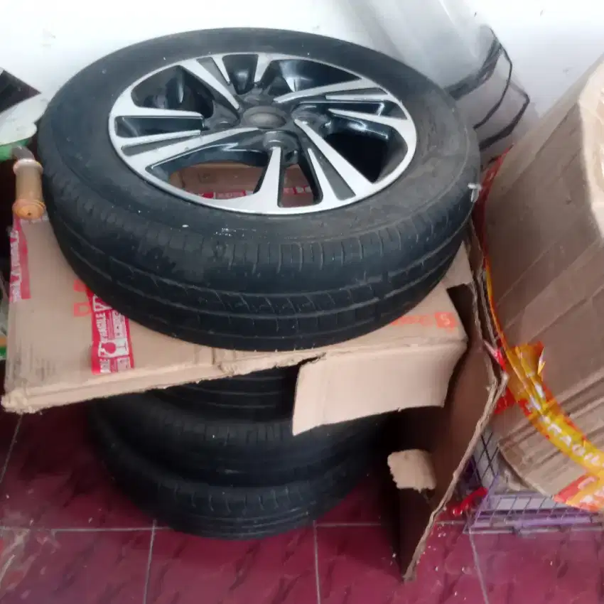 Velg Xenia R15 .