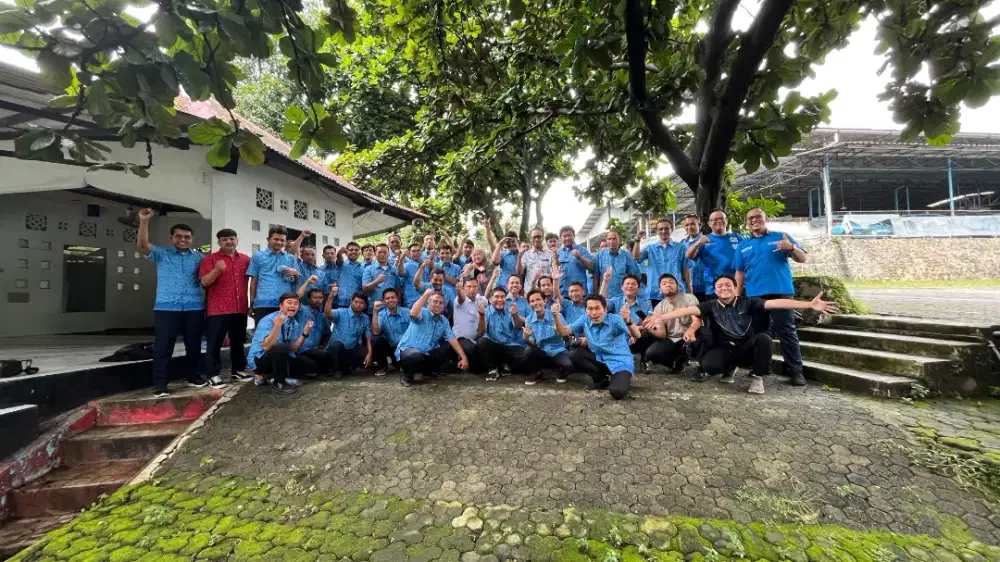 Loker Supir Taksi blue bird group pool Cimanggis