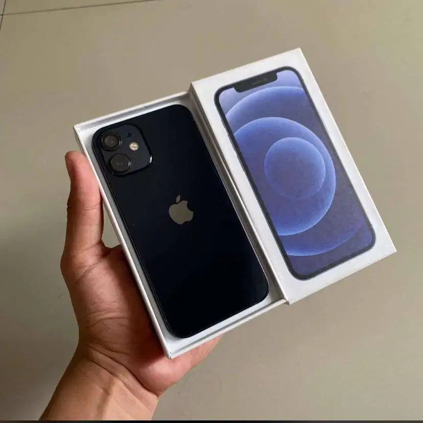 iPhone 12 64 GB ibox lengkap mulus ori