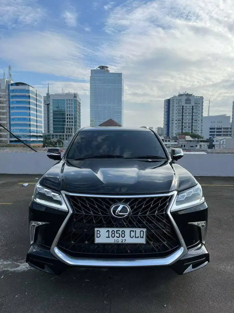Lexus LX 570 Sport AT 2009,  Kondisi Istimewa.