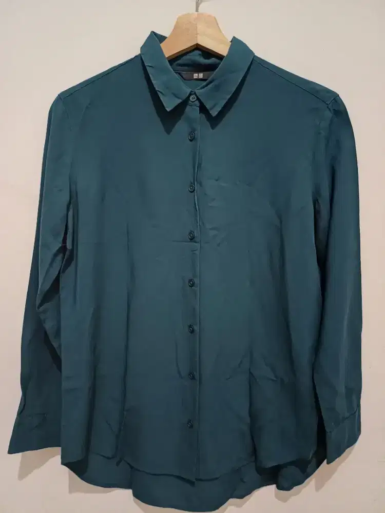 Kemeja Rayon Uniqlo