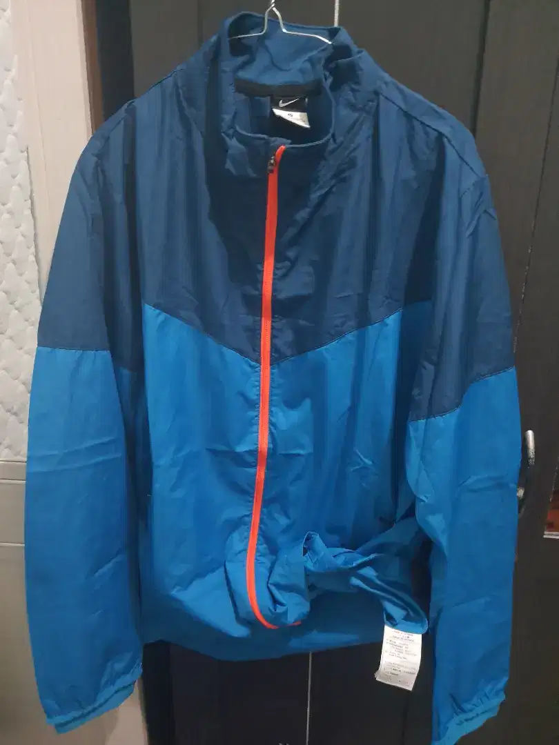 Jaket Nike Running kondisi mulus