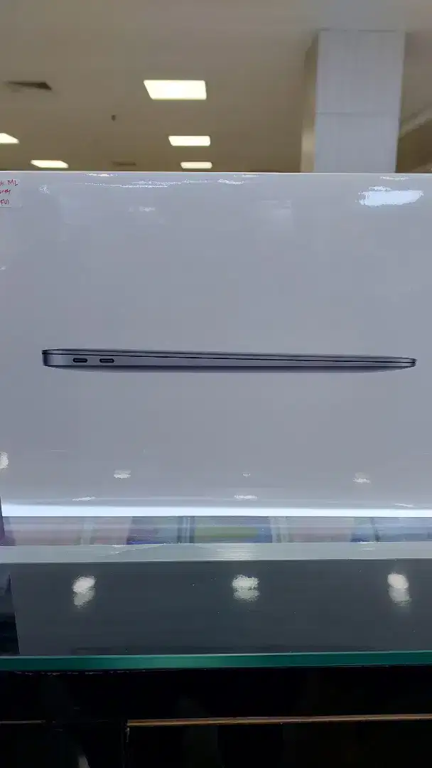 Macboook M1 256 garansi resmi