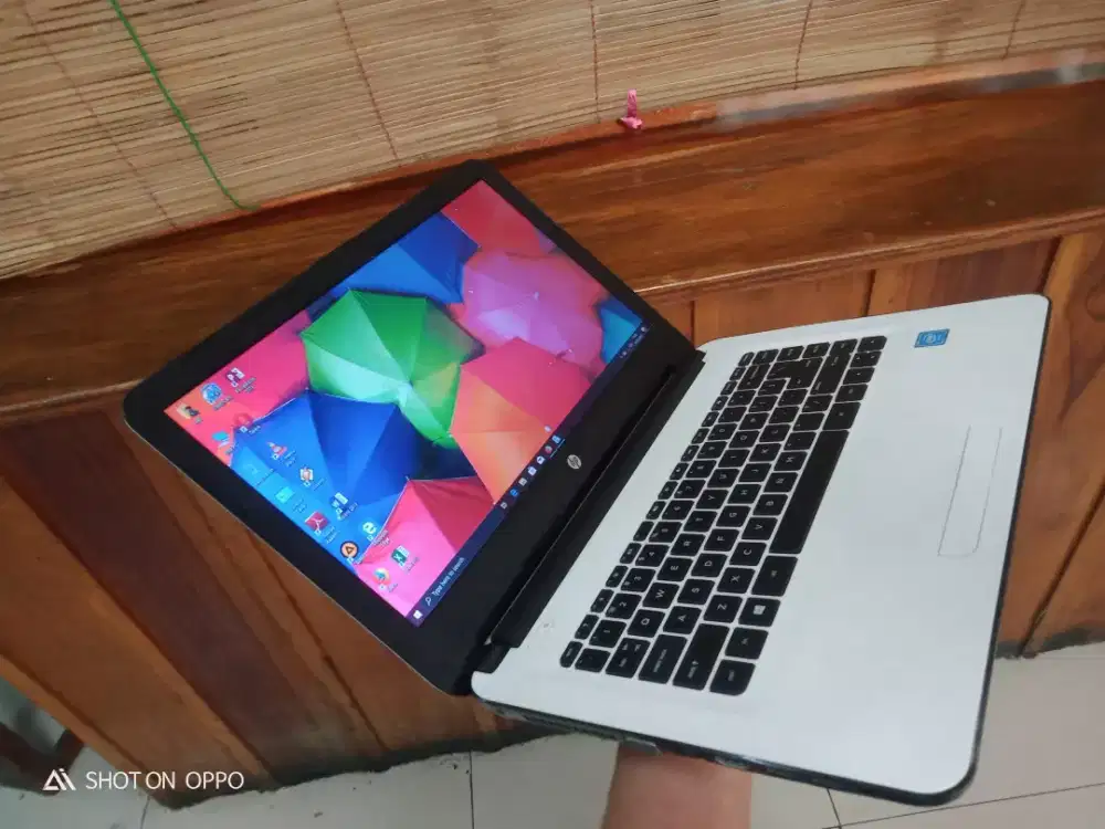 LAPTOP HP 14 WARNA PUTIH MULUS NO MINUS LANCAR JAYA