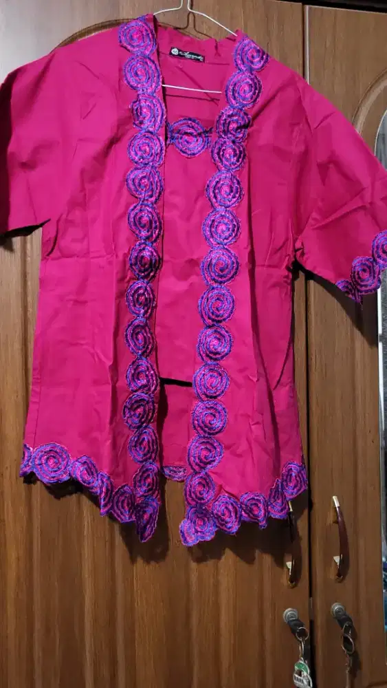 Kebaya Modern Wanita